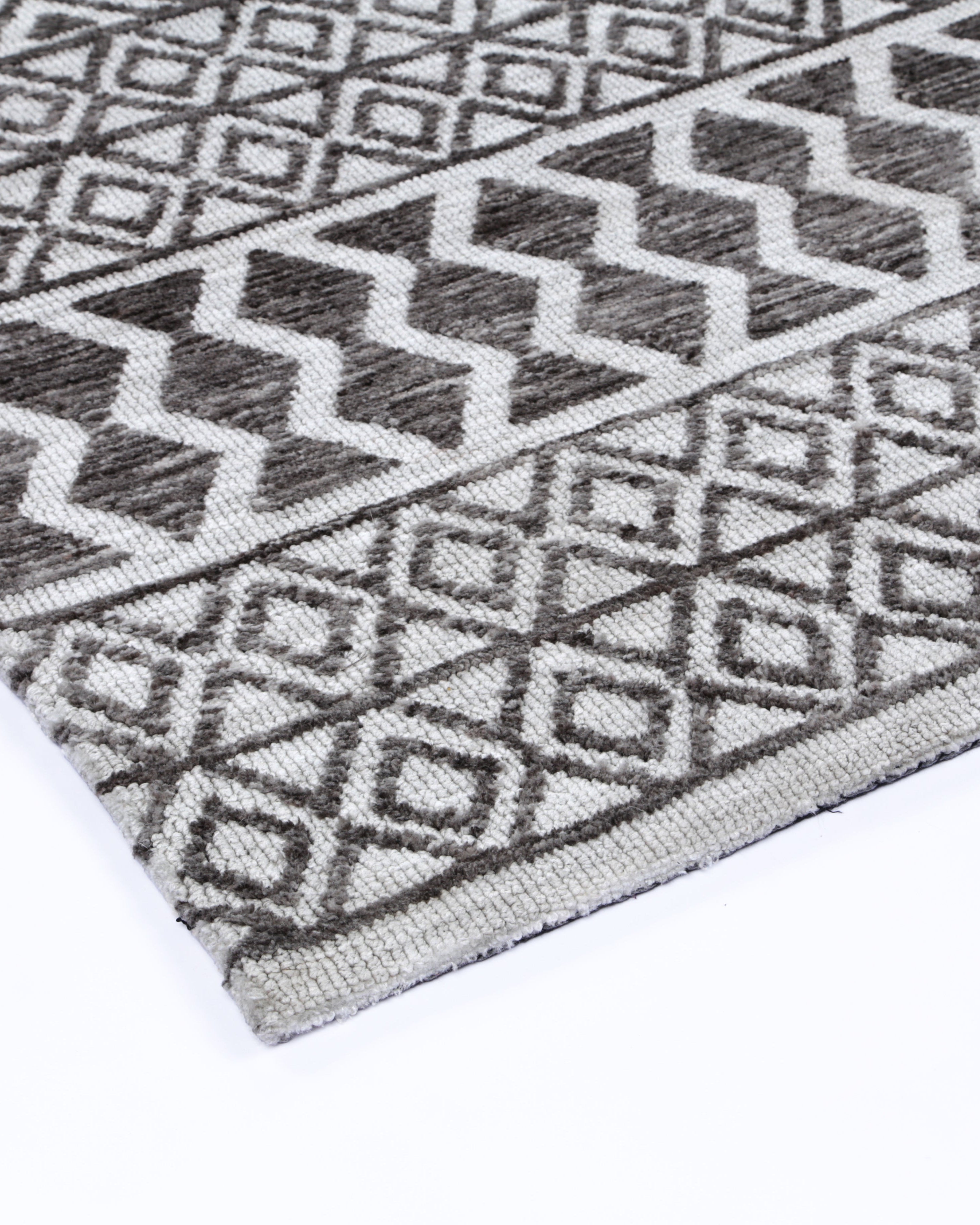 Alayah Tessellations grey & taupe Rug corner