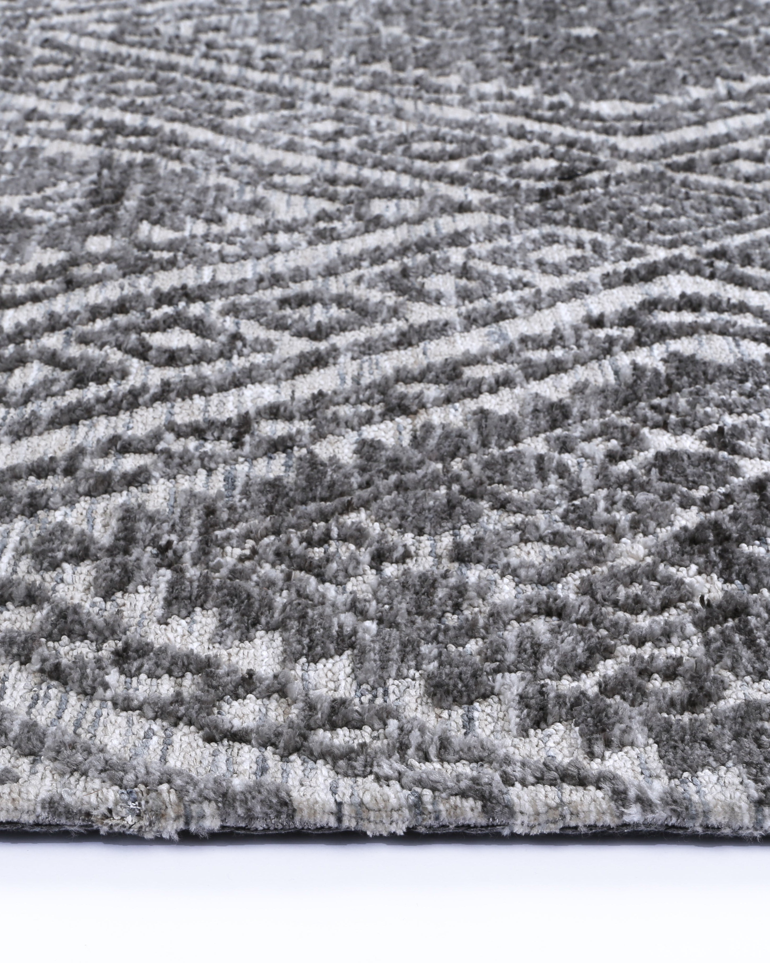 Alayah Zalij silver & taupe Rug edge