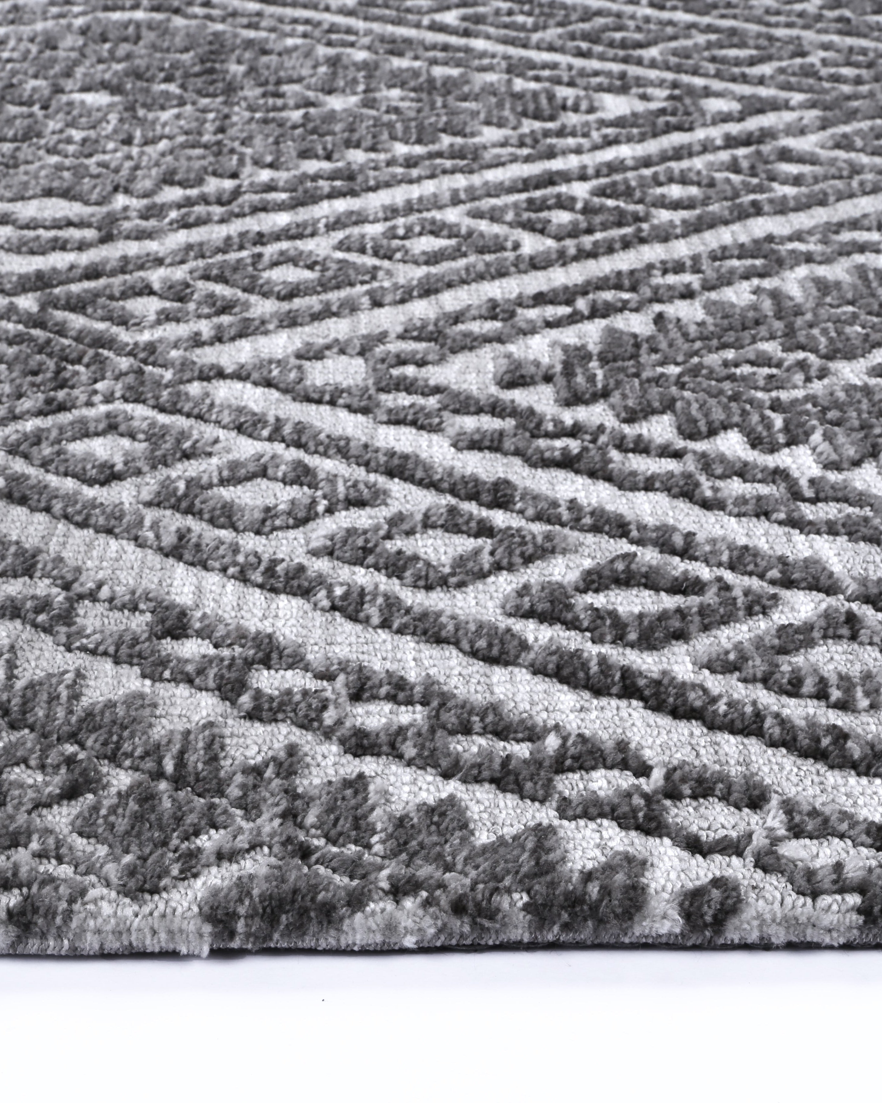 Alayah Zalij silver Rug edge