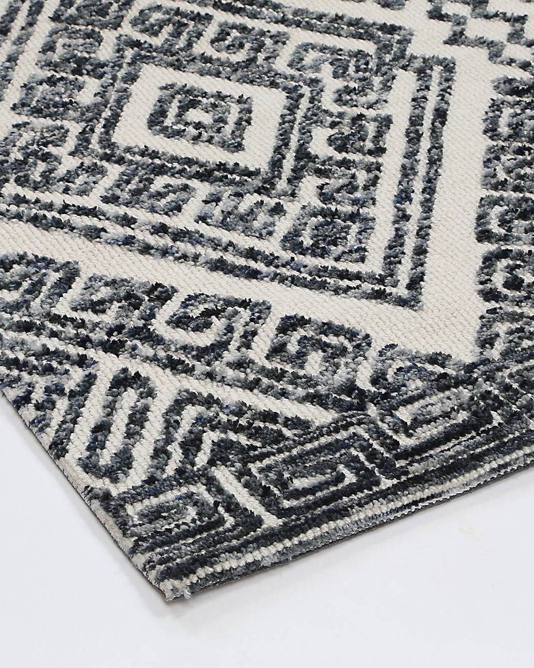 Alayah Diamond Grey Rug corner photo