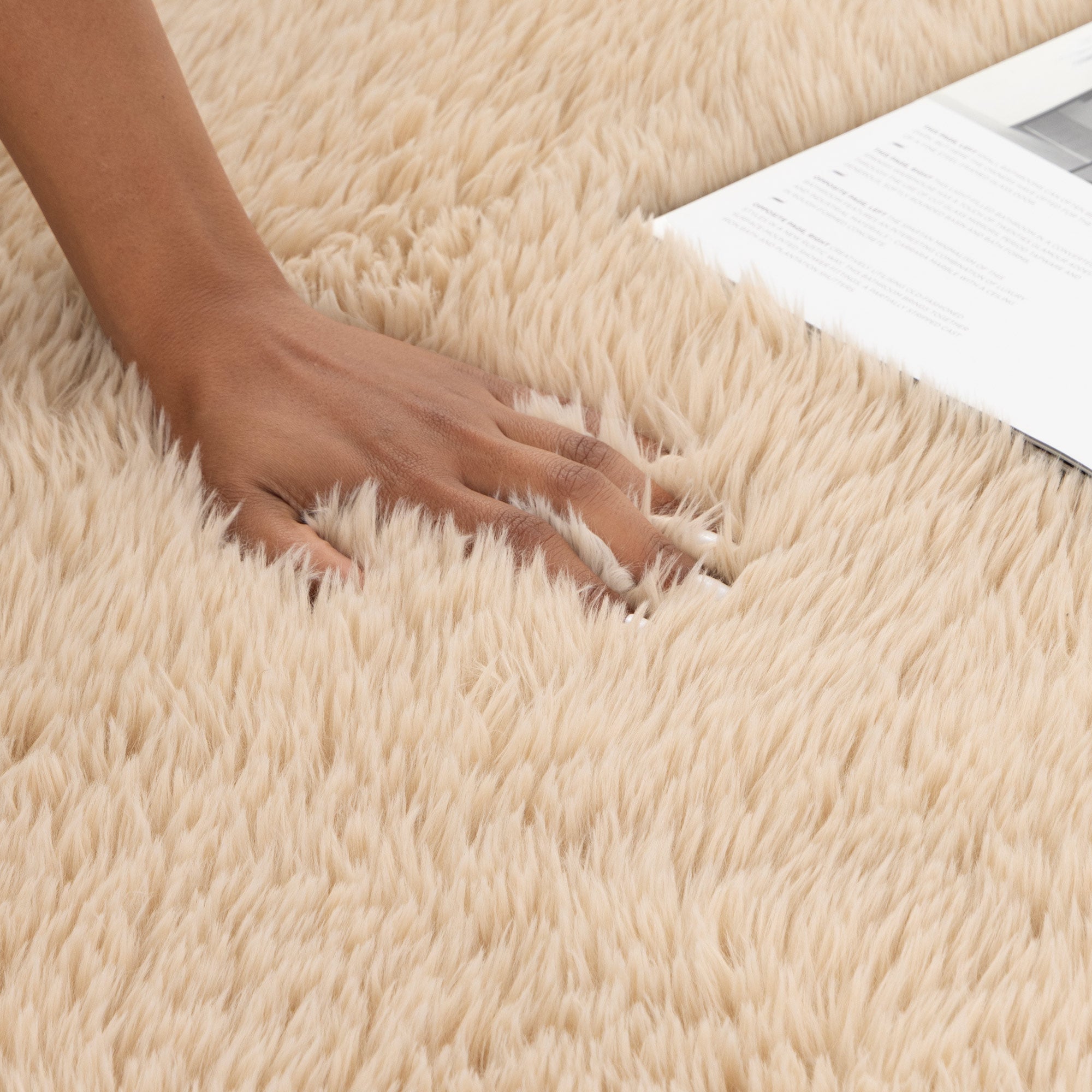 Lyla Machine Washable Shaggy Natural Rug.