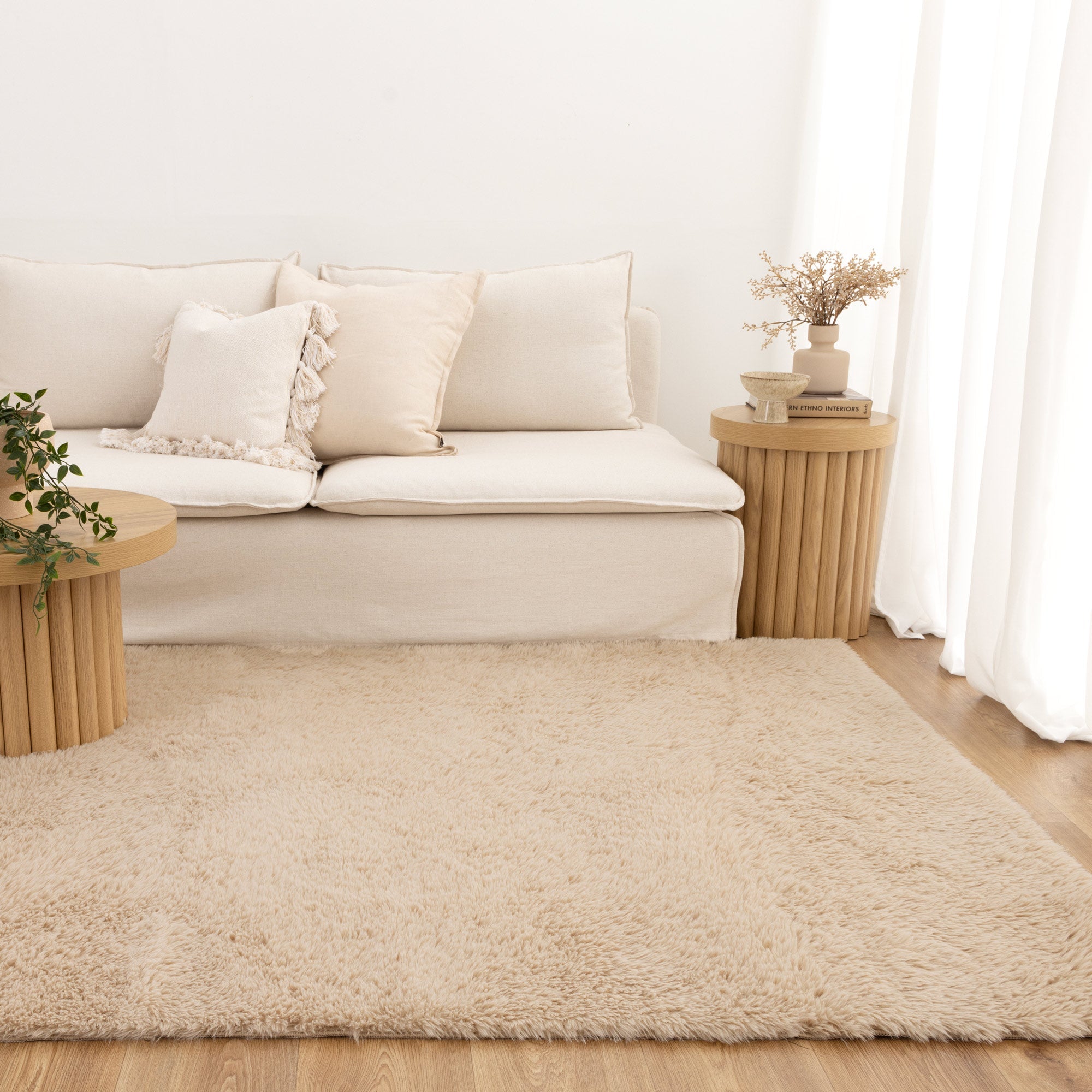 Lyla Machine Washable Shaggy Natural Rug.