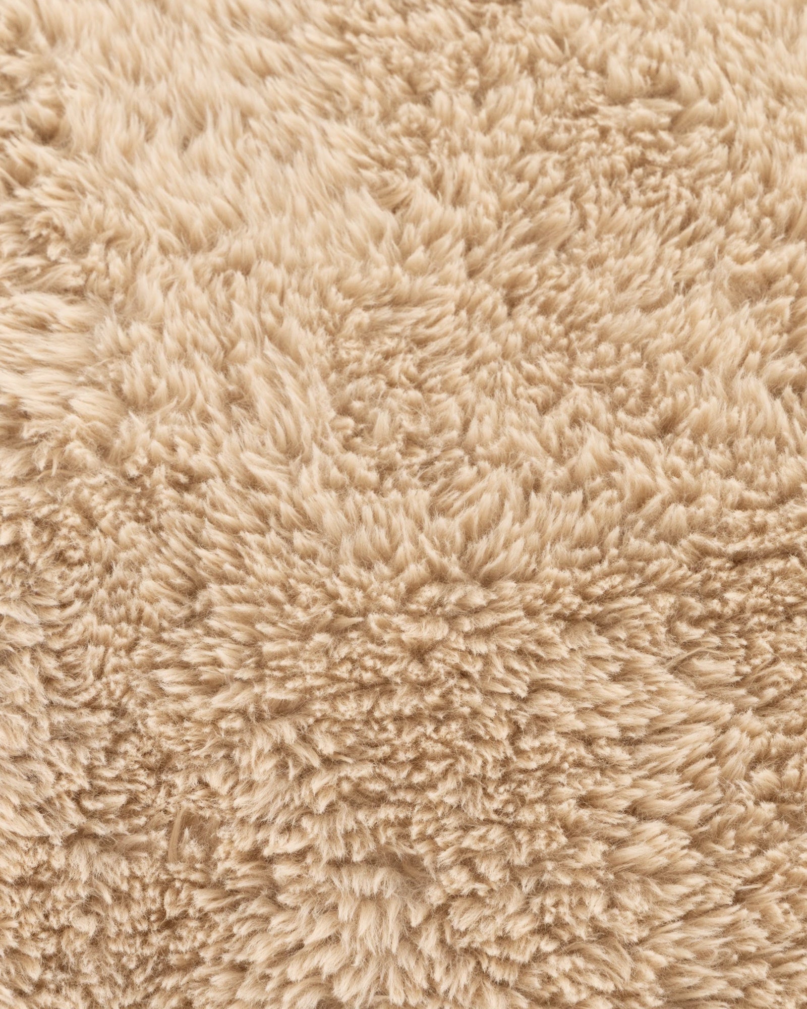 Lyla Machine Washable Shaggy Natural Rug.