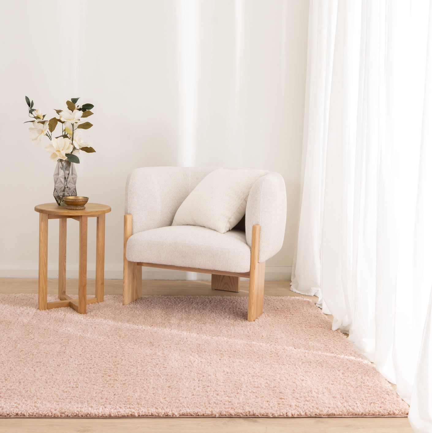 Lune Shaggy Blush Pink Rug.