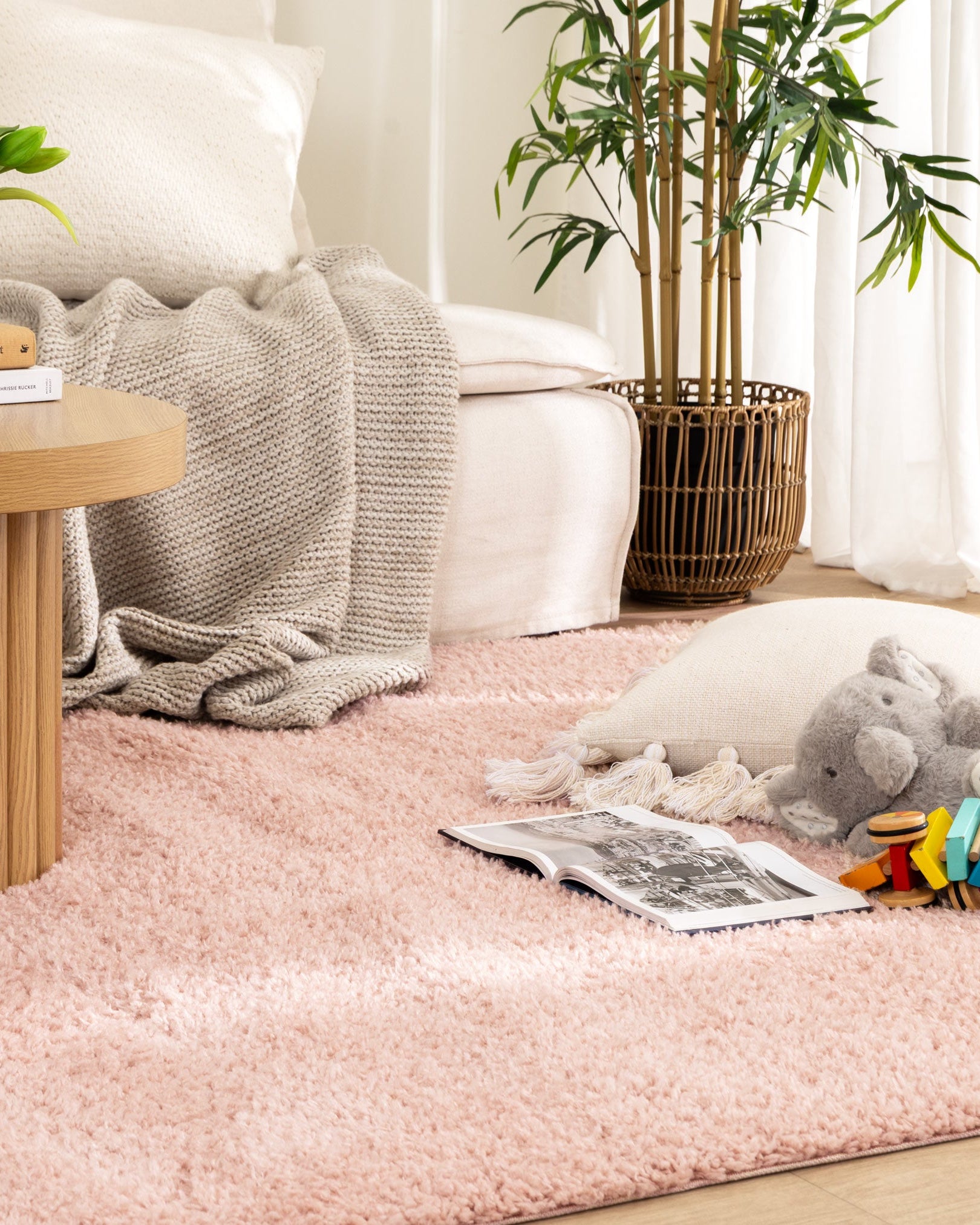 Lune Shaggy Blush Pink Rug.