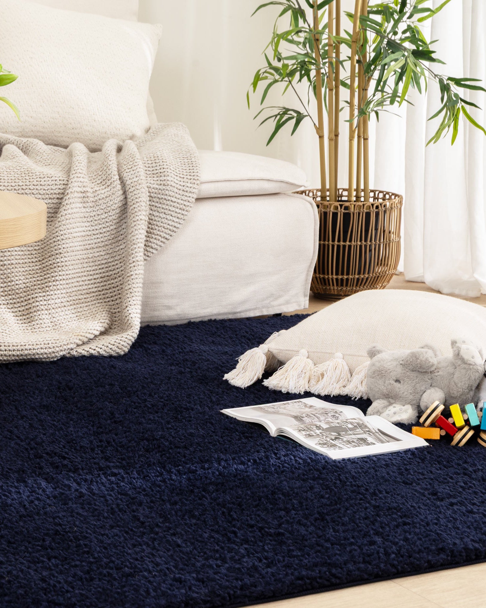Lune Shaggy Navy Rug.