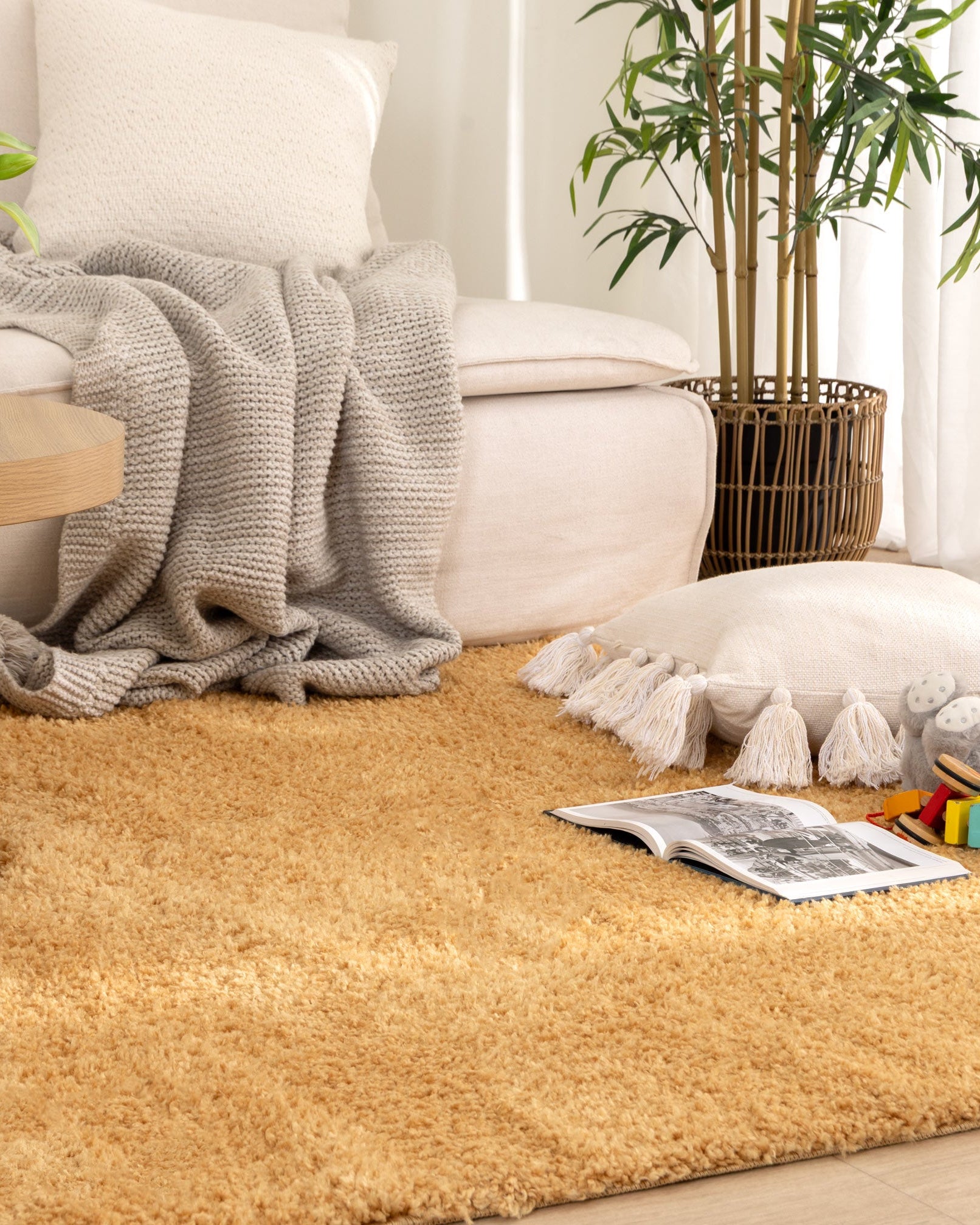 Lune Shaggy Ochre Rug.