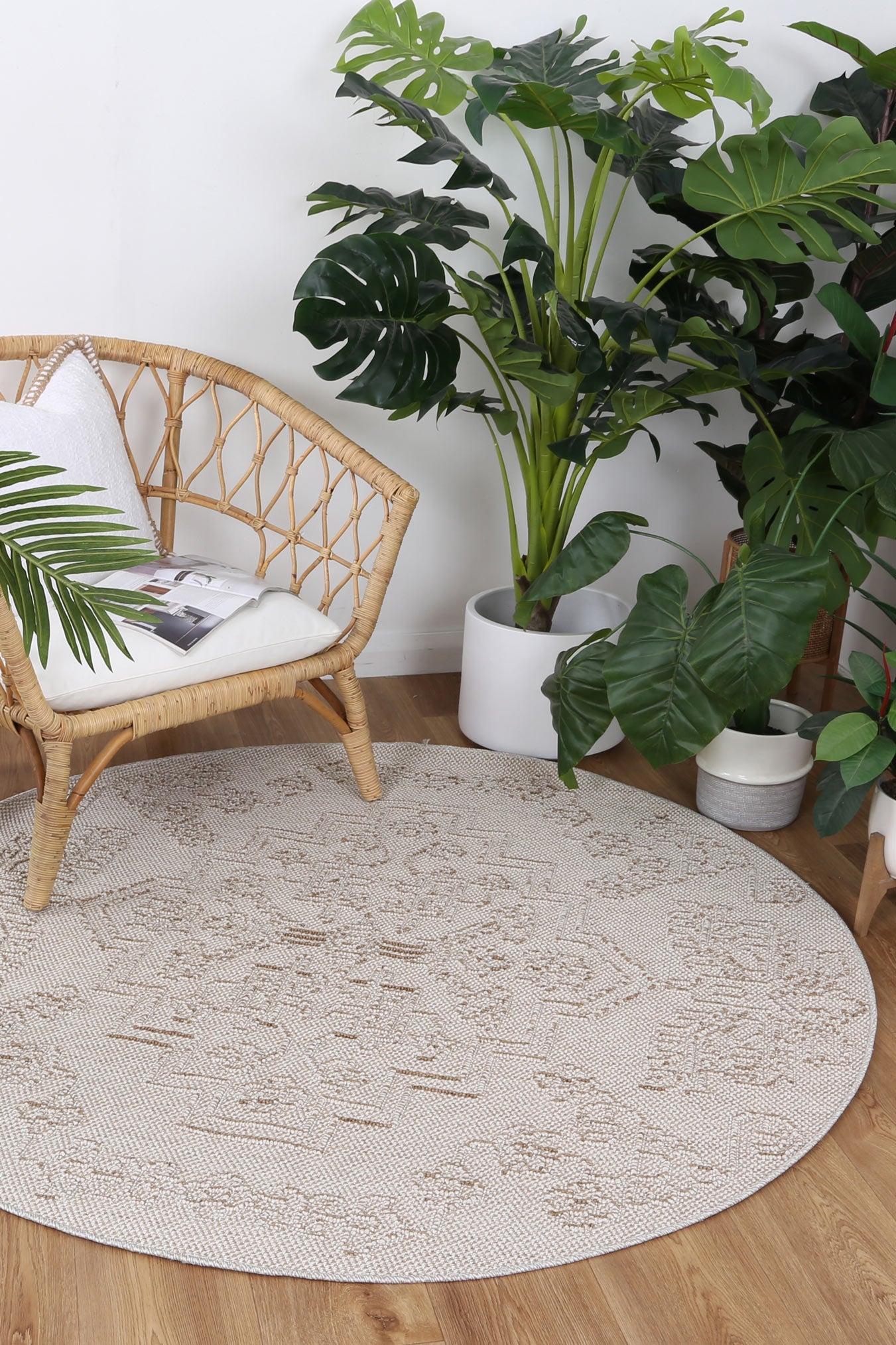 Round Rugs.