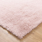 Lyla Machine Washable Shaggy Blush Rug.