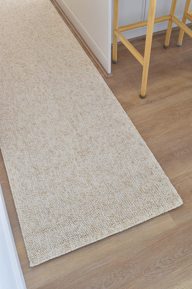 Drift Pebble Beige Runner.