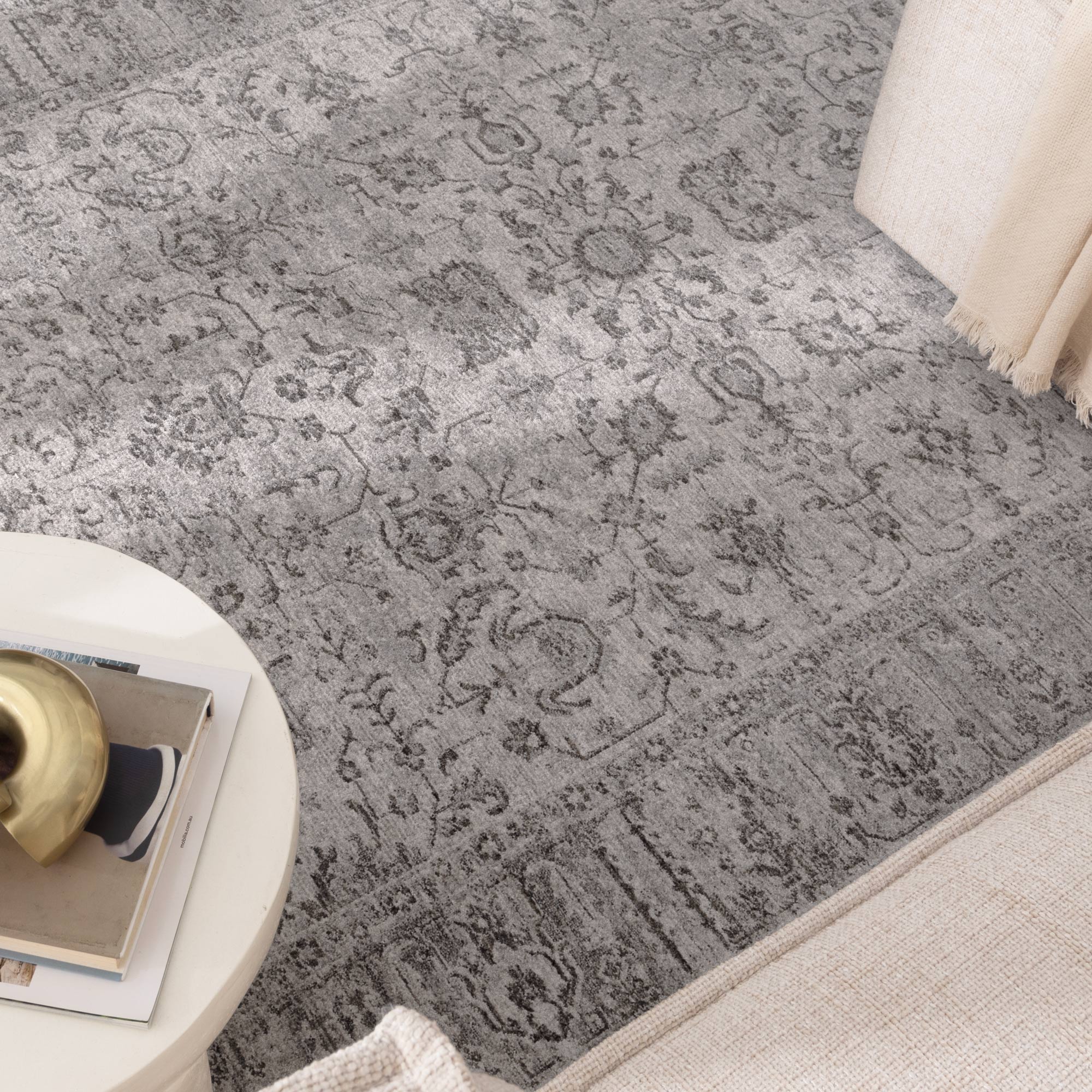 Heritage Distressed Border Grey Rug - H108.