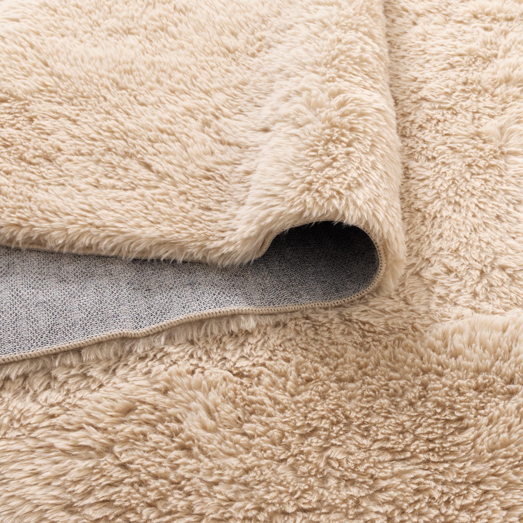 Lyla Machine Washable Shaggy Natural Rug.