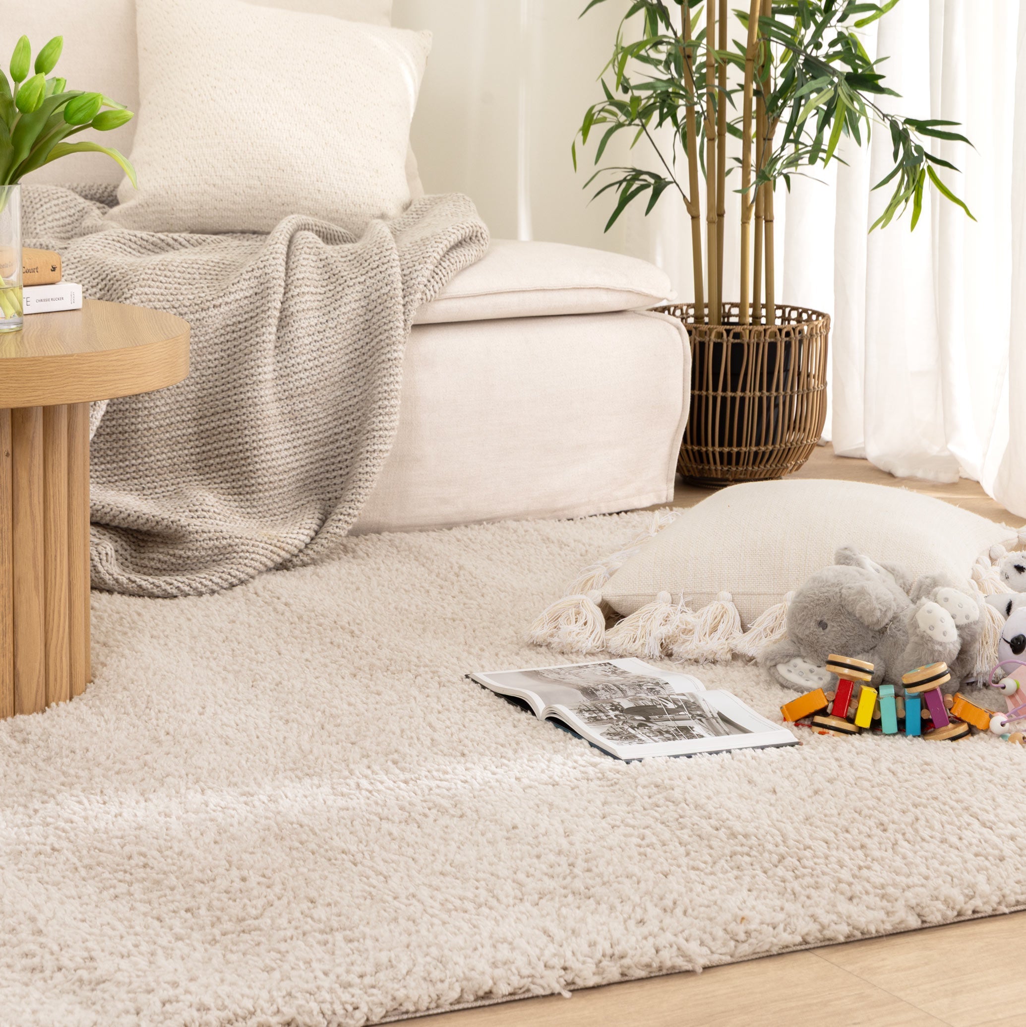 Lune Shaggy Beige Rug.