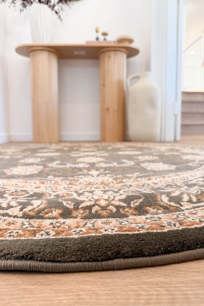 Riviera 84 Green - Cream traditional rug from Vogue Rugs Australia