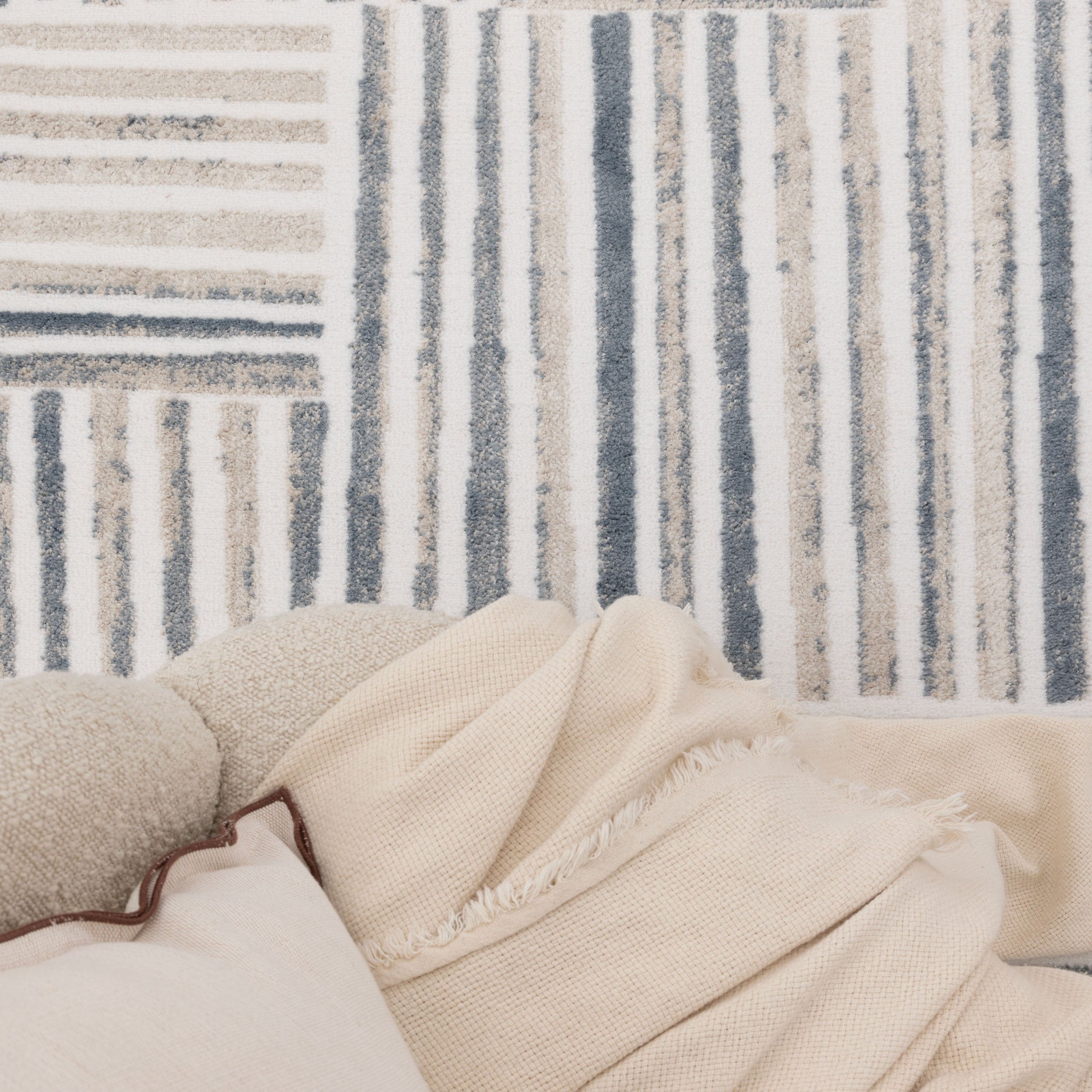Wellington Geometric Lines Blue Rug - W002.