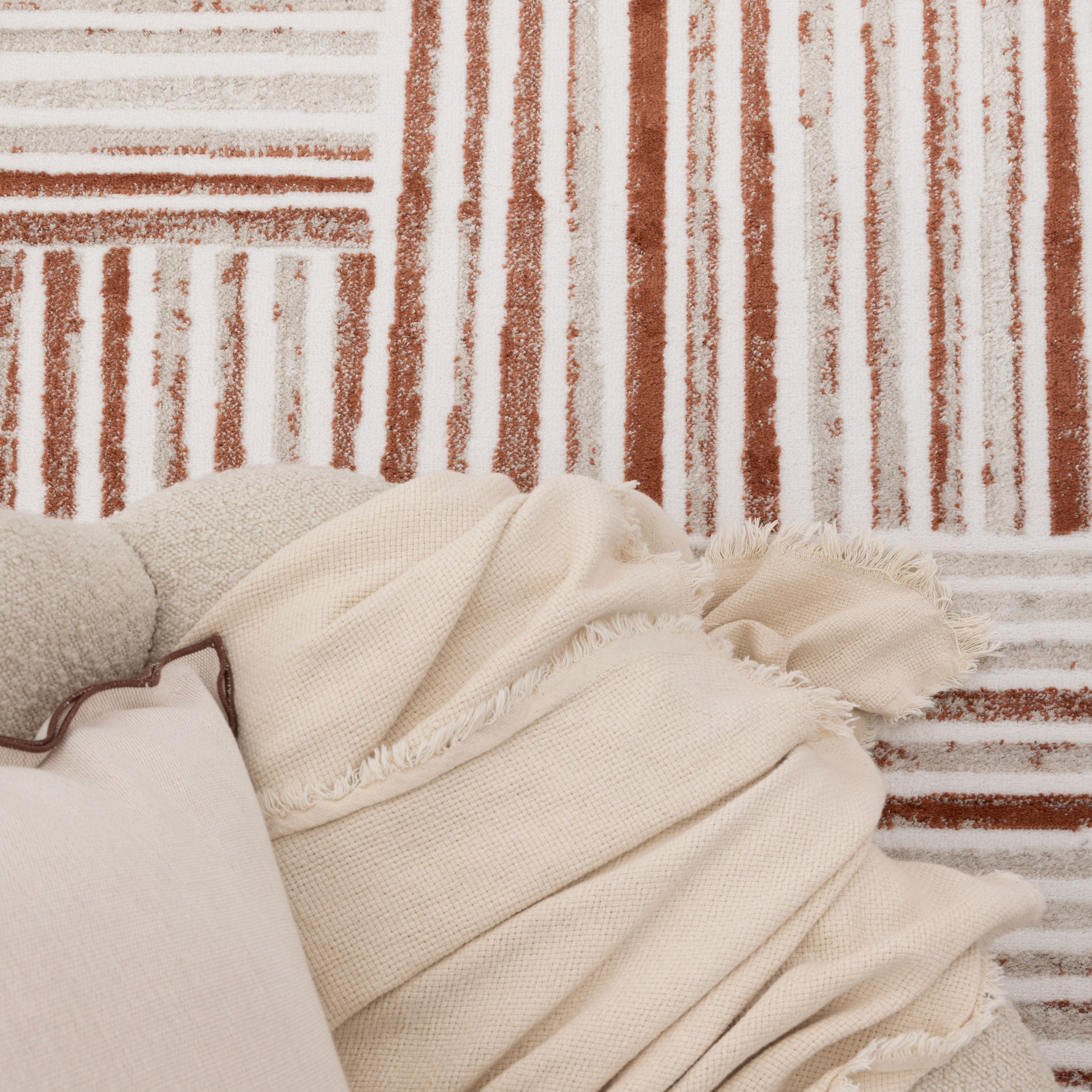 Wellington Geometric Lines Rust Rug - W004.