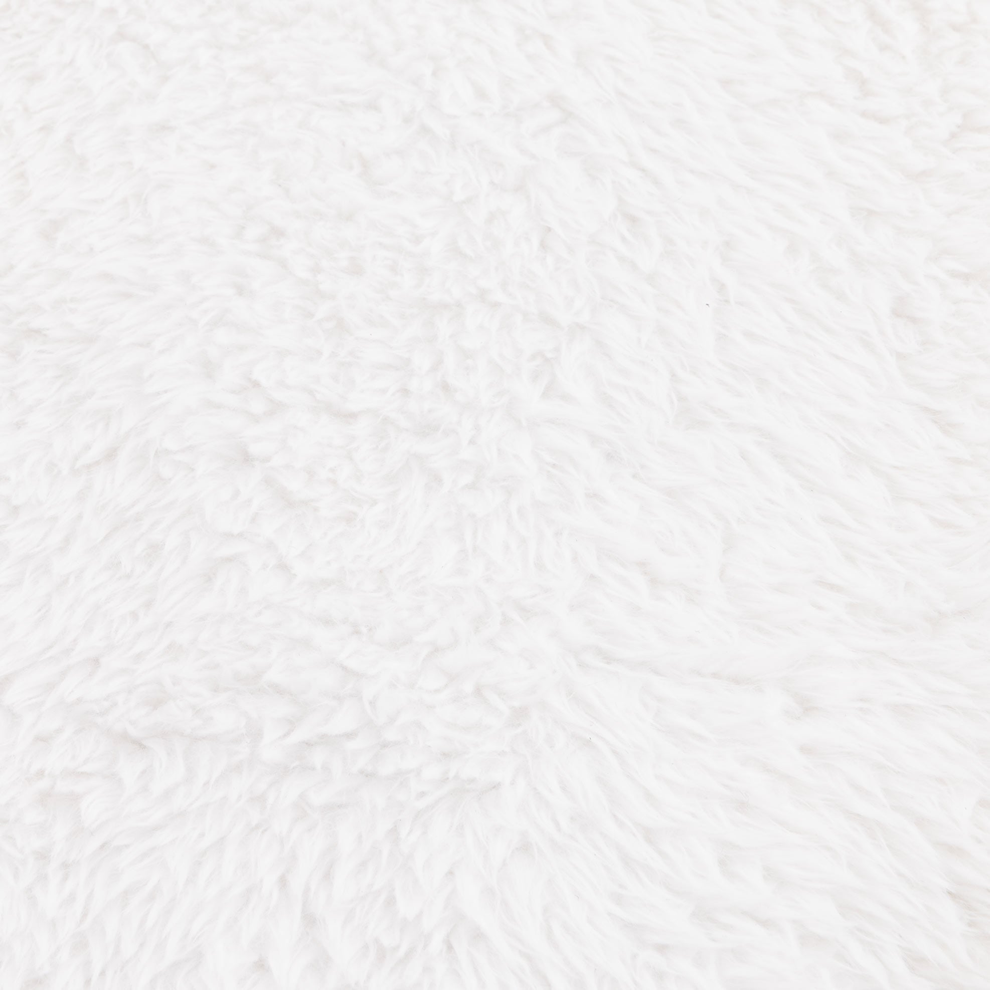 Lyla Machine Washable Shaggy White Rug.